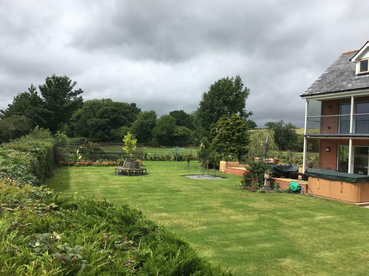 Rhyd Lydan Bed & Breakfast Newtown  Eksteriør bilde